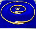 Parure Collana, bracciale ed anello Motivo Serpente oro giallo 18k e diamanti naturali Art Deco.