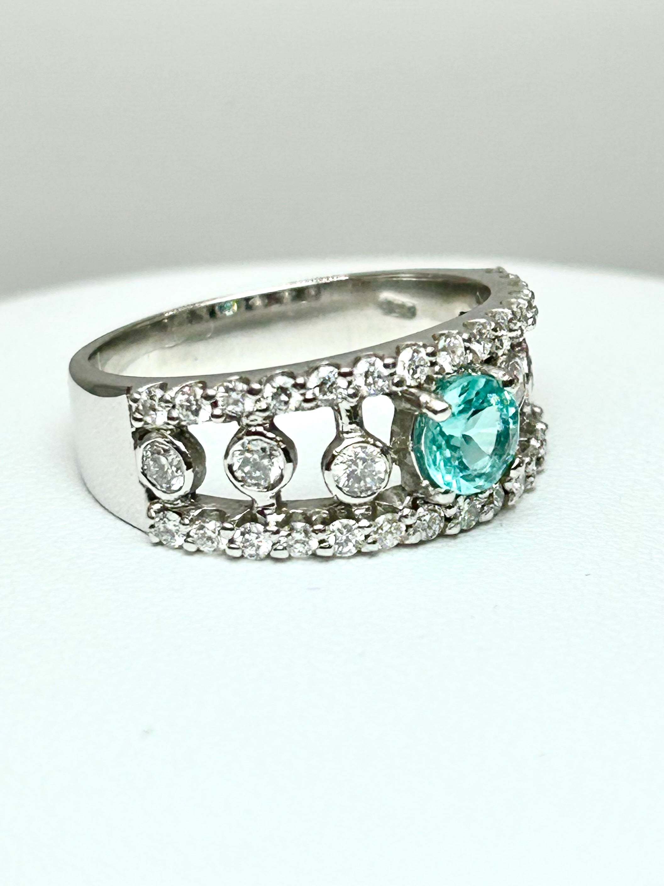 Anello Tourmaline Paraiba Natural neon blue, diamanti, Oro bianco 18k Certificati Italiani