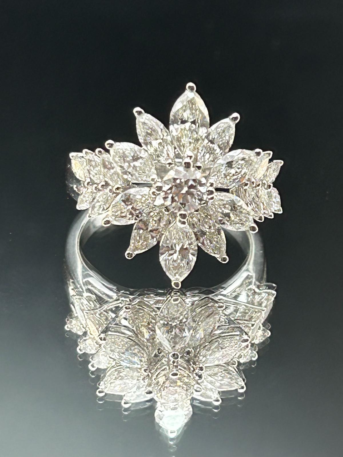 Anello La Regina Diamanti Naturali GIA in oro bianco 18k