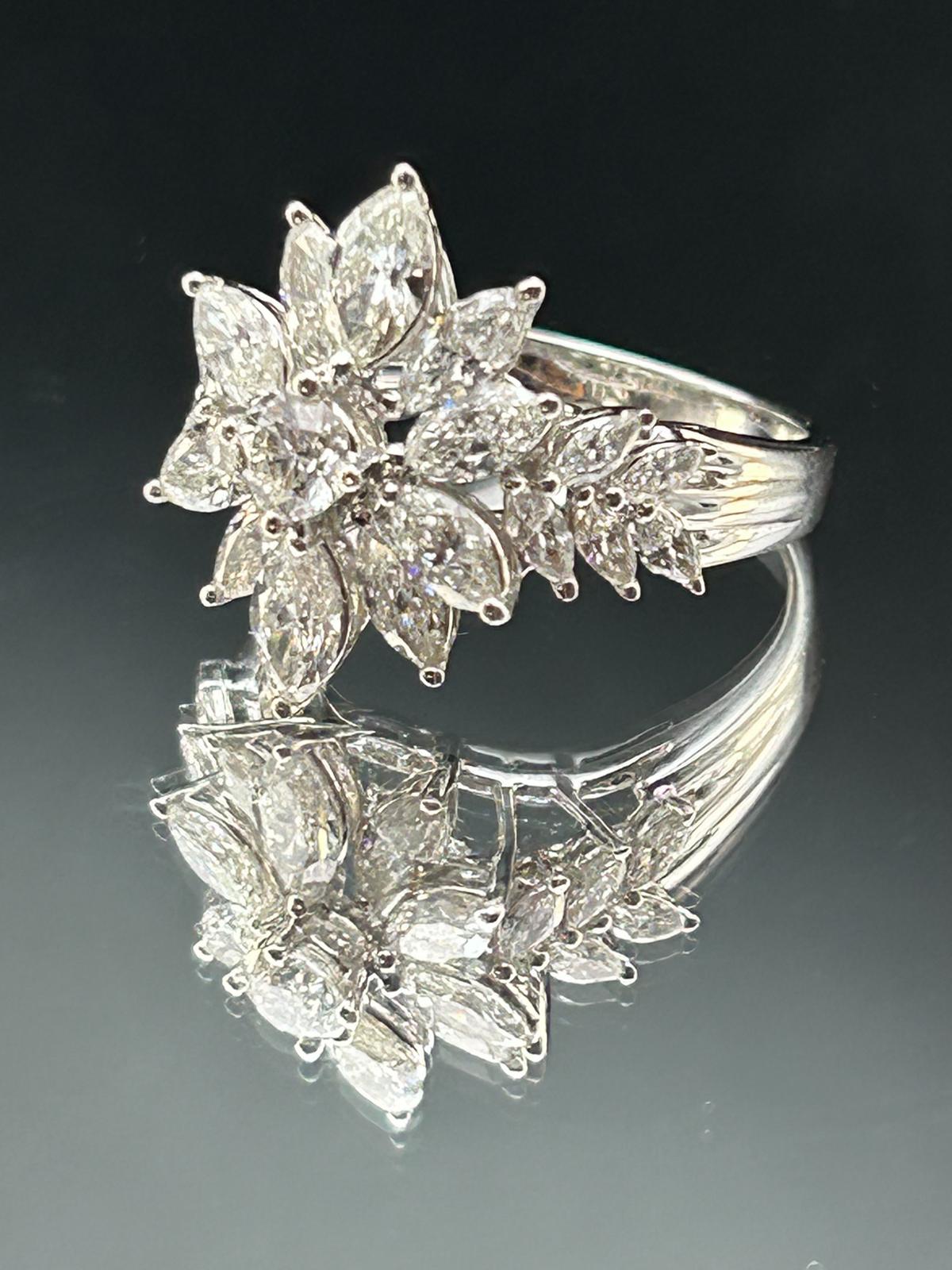 Anello La Regina Diamanti Naturali GIA in oro bianco 18k