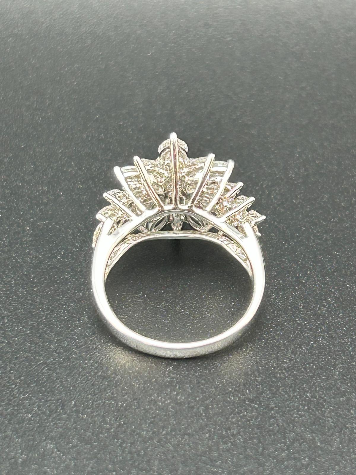 Anello La Regina Diamanti Naturali GIA in oro bianco 18k